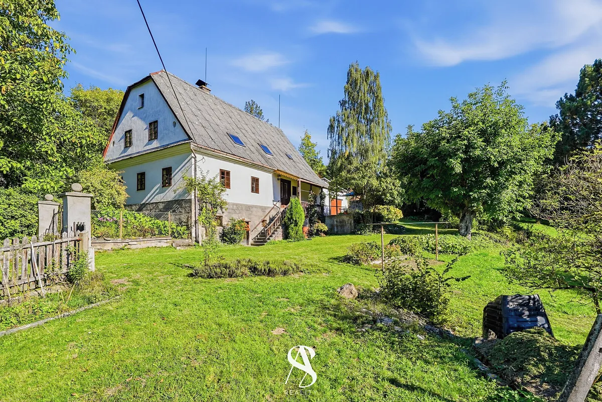 Prodej rodinného domu 192 m², pozemek 2848 m²